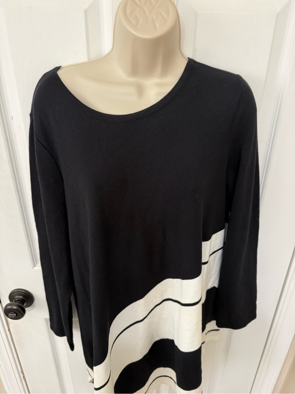 Alfani 2X Black White Asymmetrical Tunic Sweater Colorblock Knit Top - Picture 5 of 10